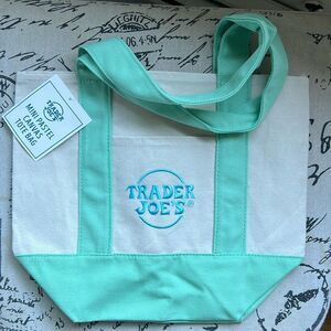 Trader Joe’s Pastel Canvas Tote Bag Set - Green